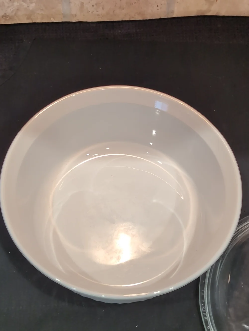 Corningware / Corning Ware French White 2.5 Quart Casserole Bowl With Glass Lid
